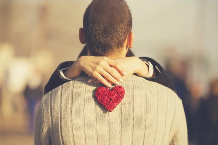 ¿Es la diferencia de edad un obstáculo en una relación de pareja?