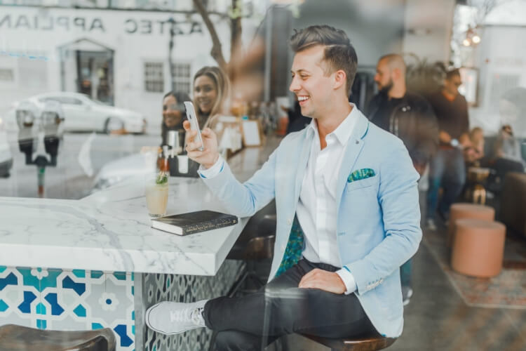 The Tinder generation that has destroyed love. Are you part of it?